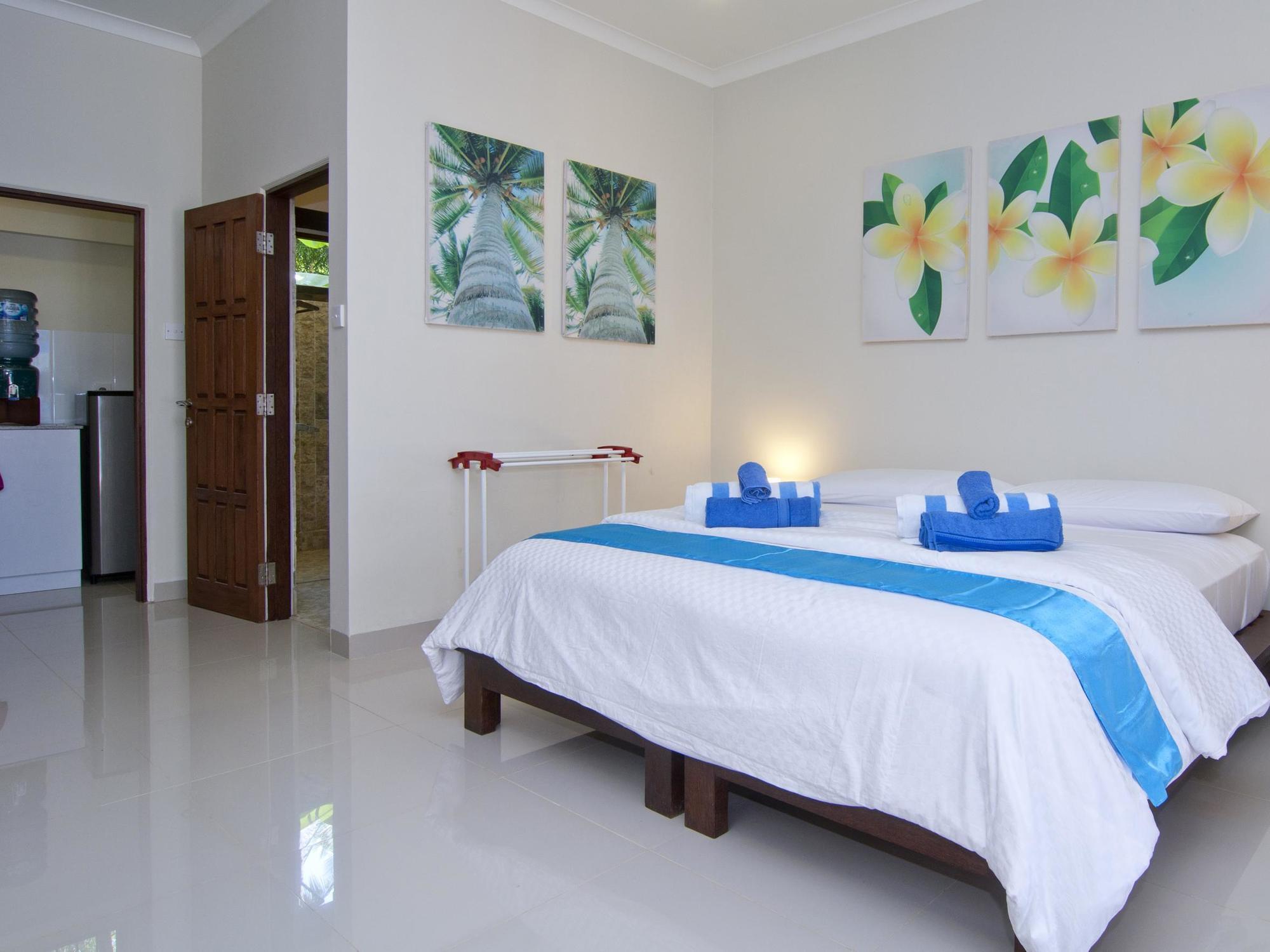 Lovina Oasis Hotel Extérieur photo