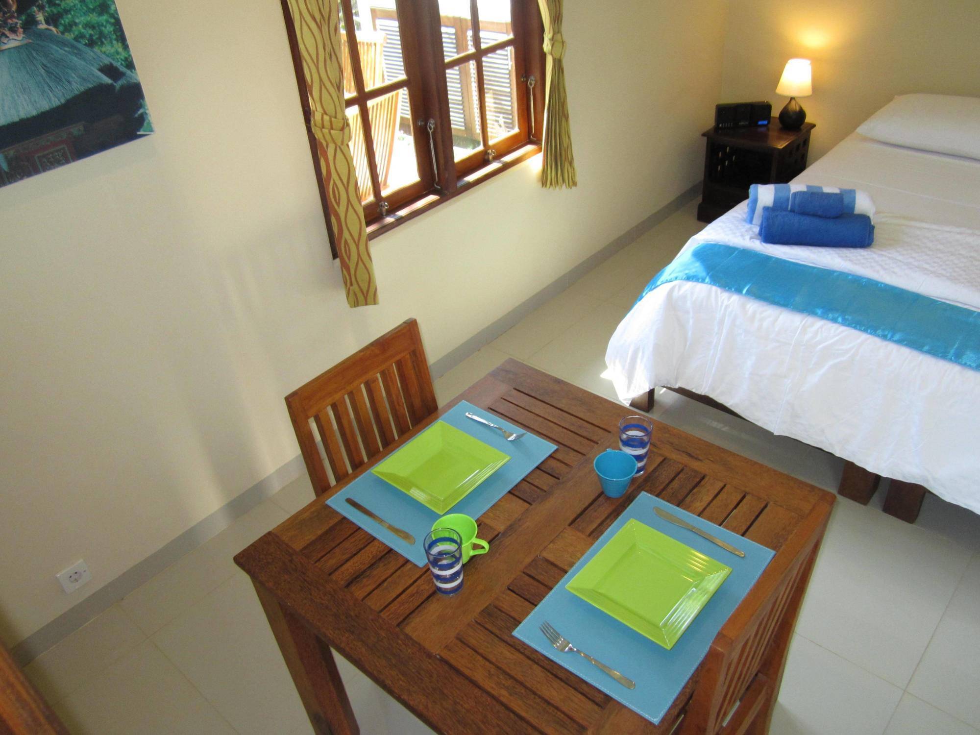 Lovina Oasis Hotel Extérieur photo