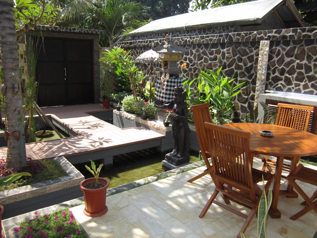 Lovina Oasis Hotel Extérieur photo